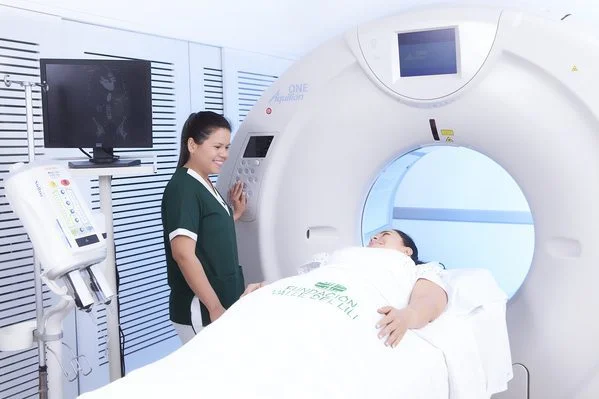 Imágenes Diagnósticas (Radiografías y Ecografías)